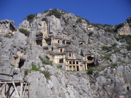 Sveti Miklavž - nesmrtni dobrotnik iz Myre